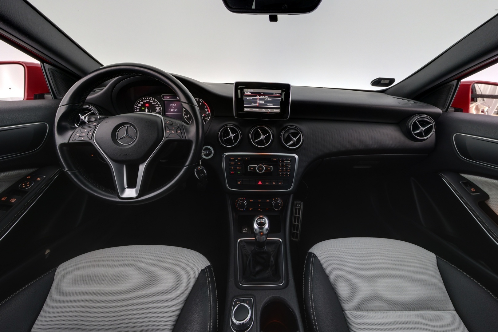 MERCEDES-BENZ A 2013