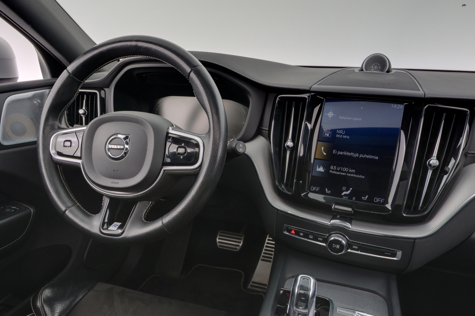 VOLVO XC60 2018