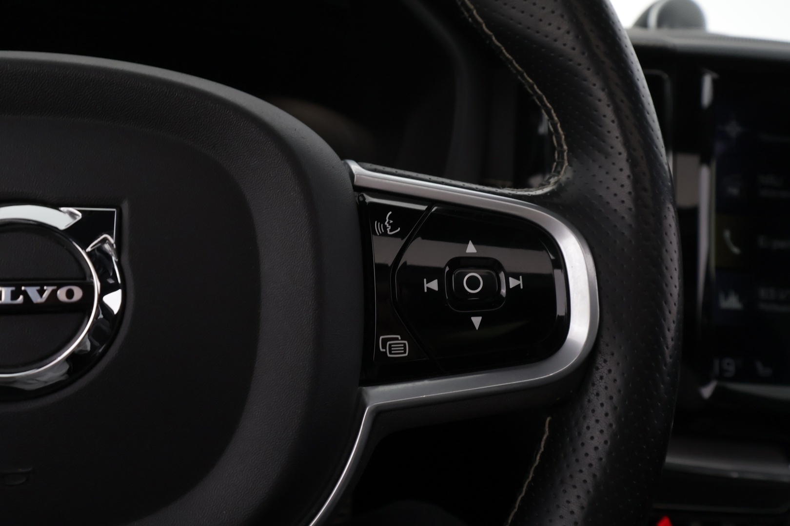 VOLVO XC60 2018