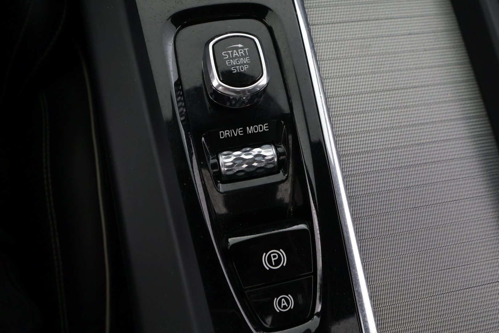 VOLVO XC60 2018