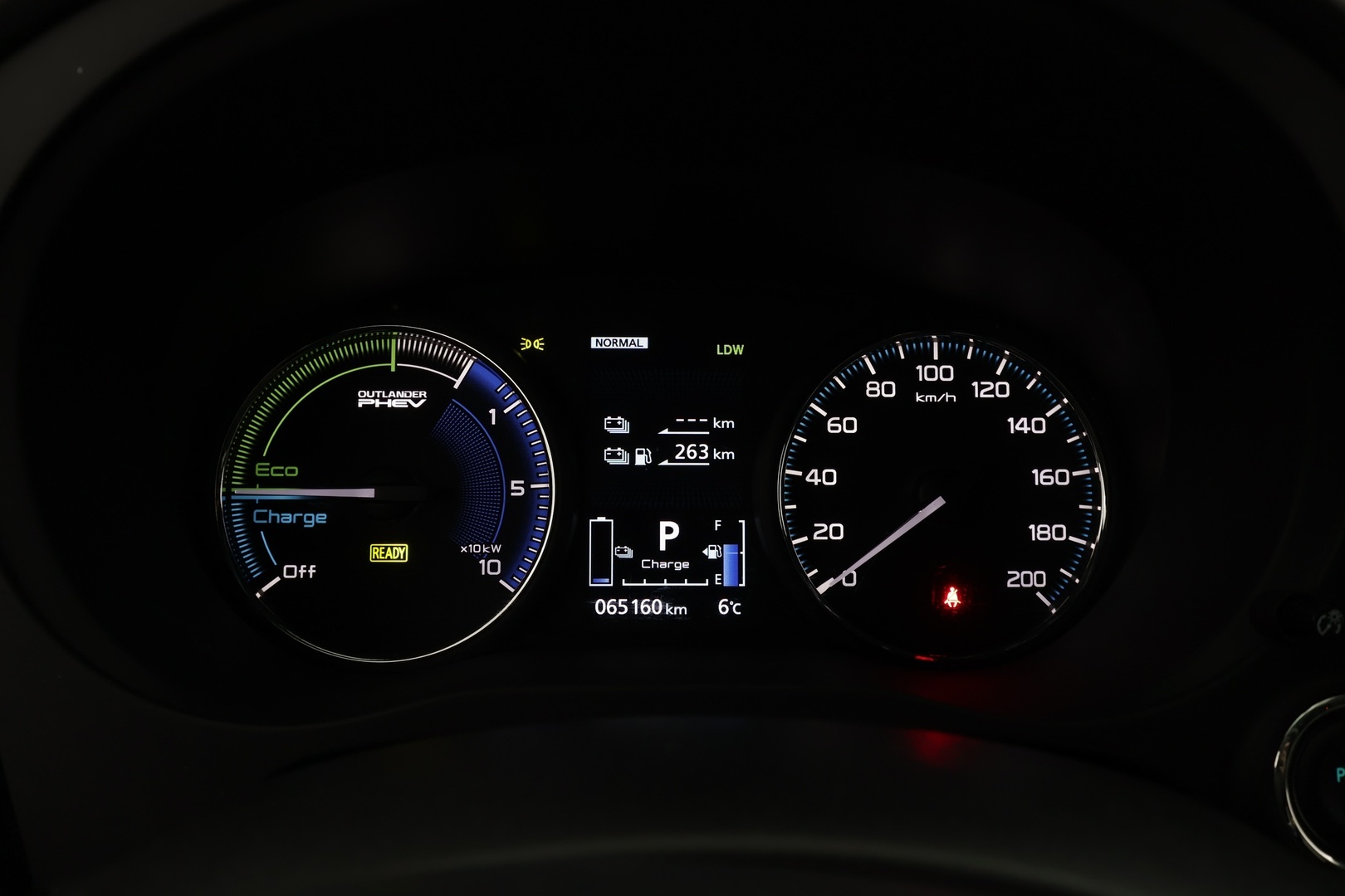 MITSUBISHI Outlander PHEV 2020