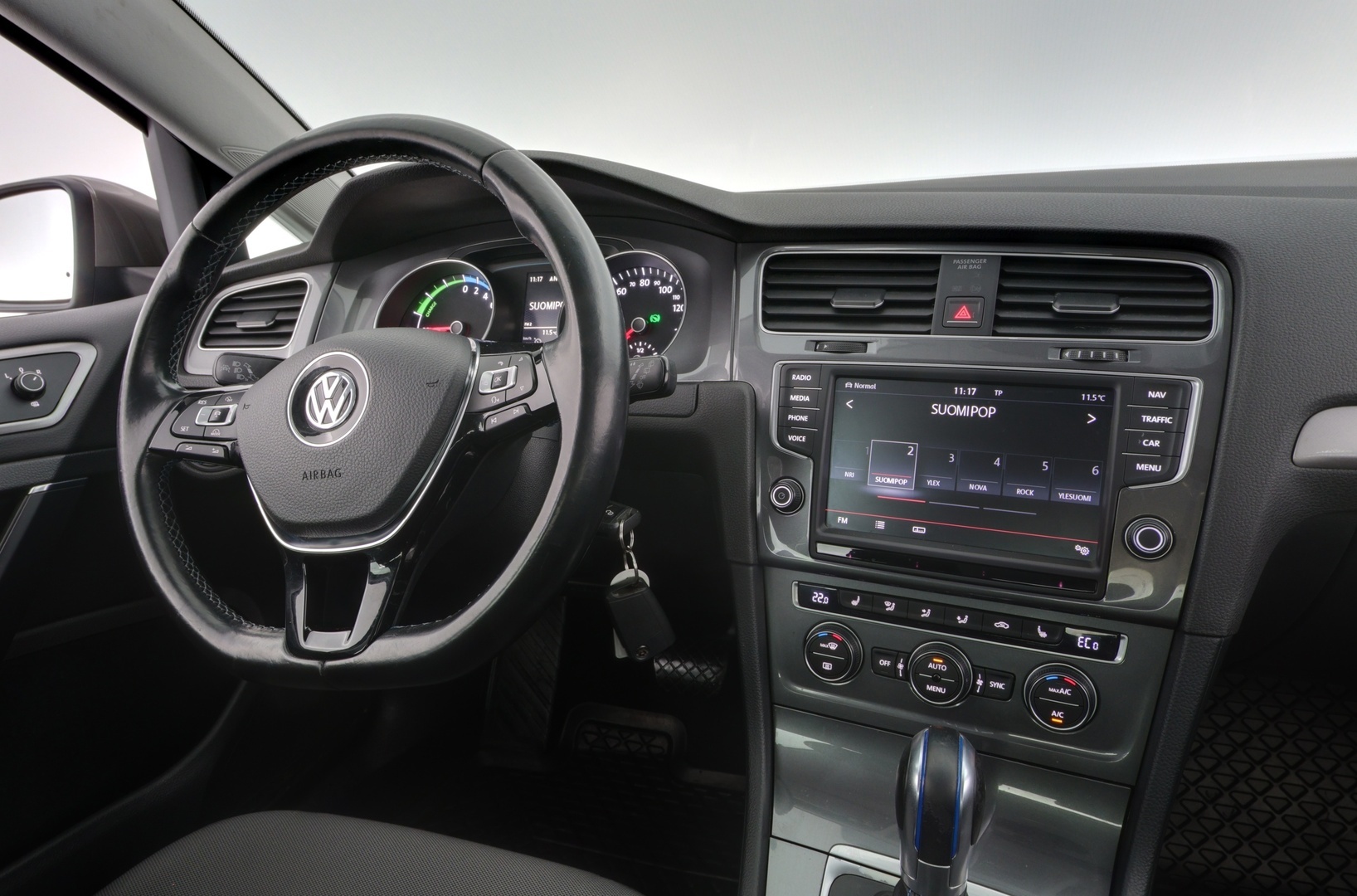 VOLKSWAGEN Golf 2015