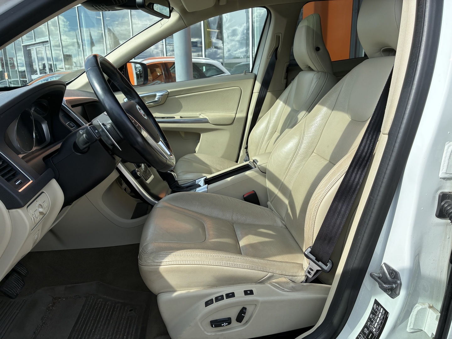 VOLVO XC60 2014