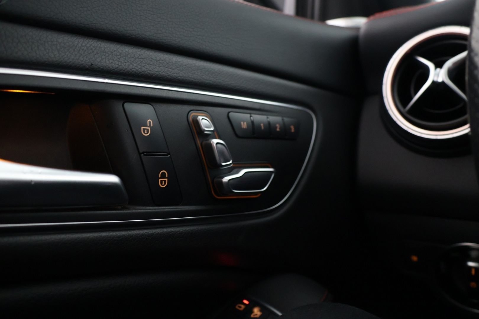 MERCEDES-BENZ CLA 2017