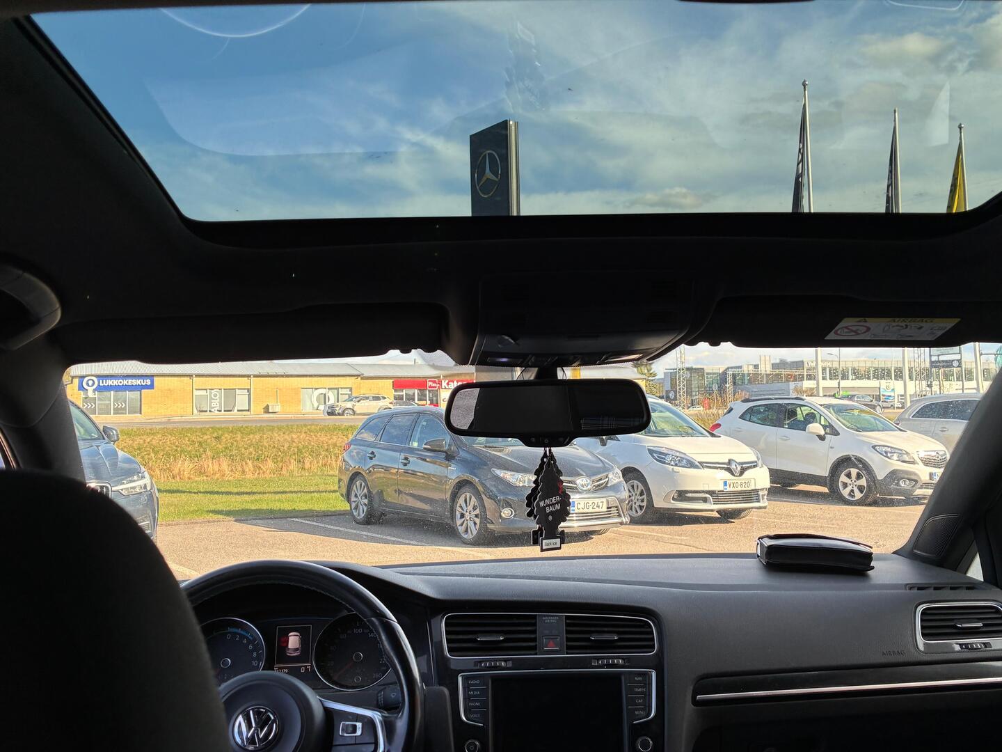 VOLKSWAGEN Golf 2016