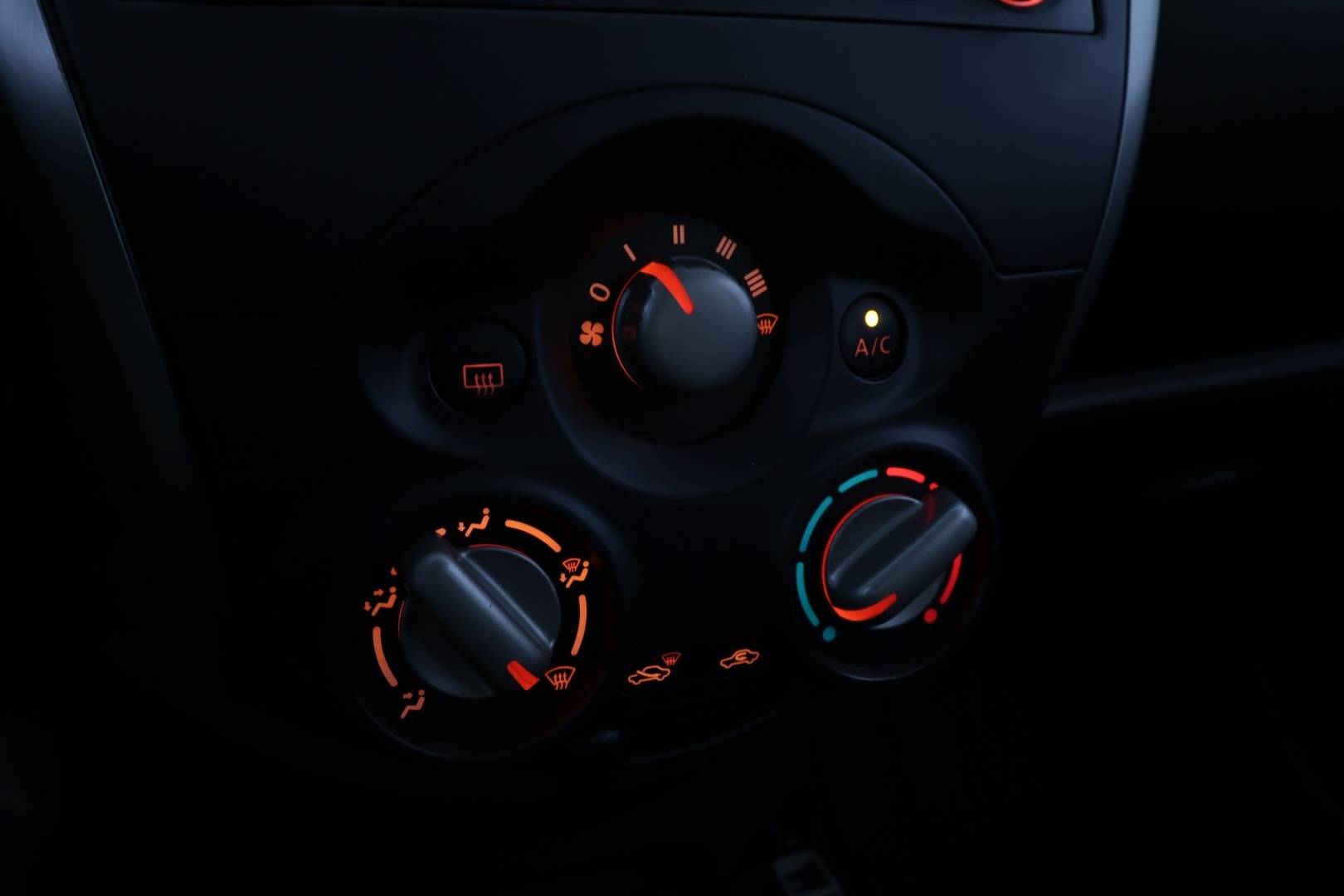NISSAN Micra 2016