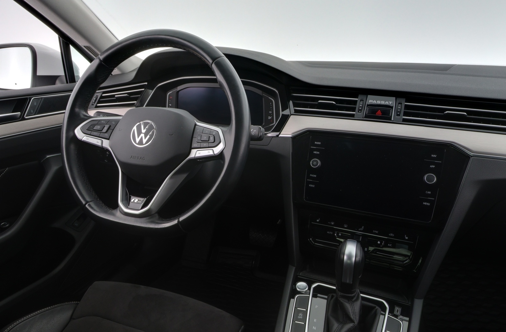 VOLKSWAGEN Passat 2021