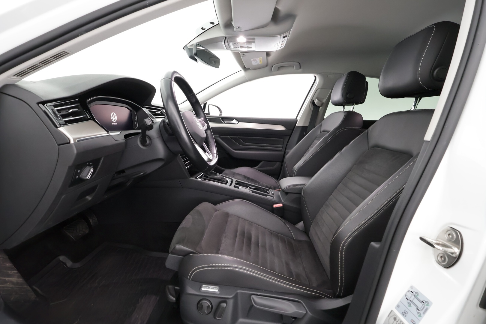 VOLKSWAGEN Passat 2021