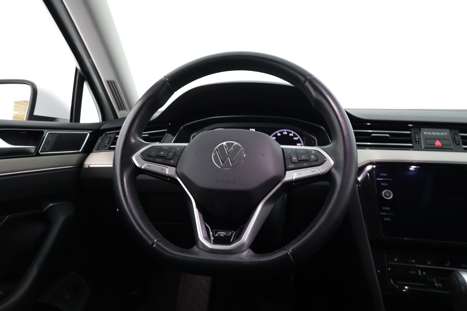 VOLKSWAGEN Passat 2021