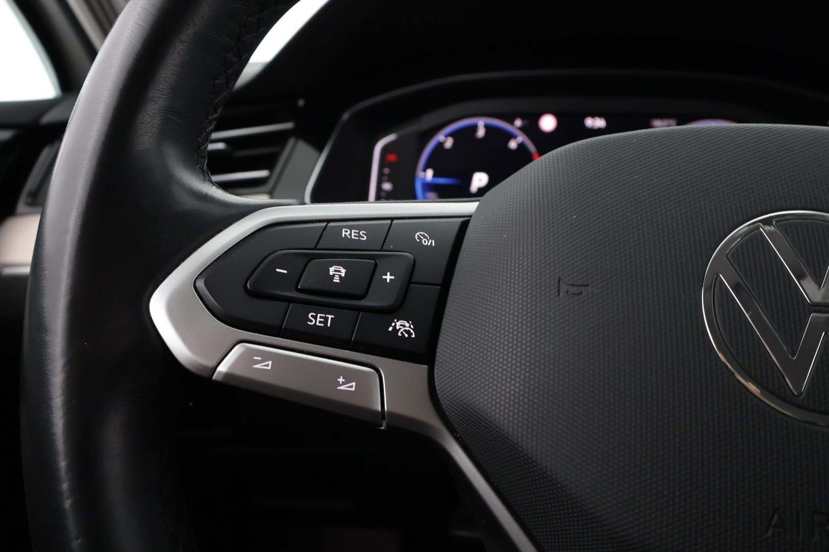 VOLKSWAGEN Passat 2021