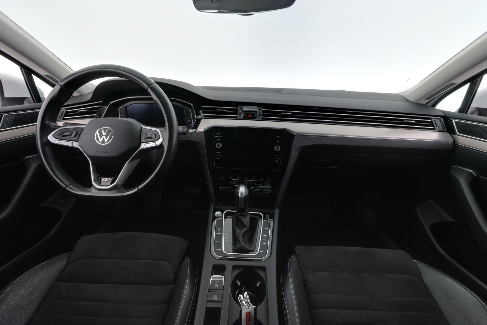 VOLKSWAGEN Passat 2021