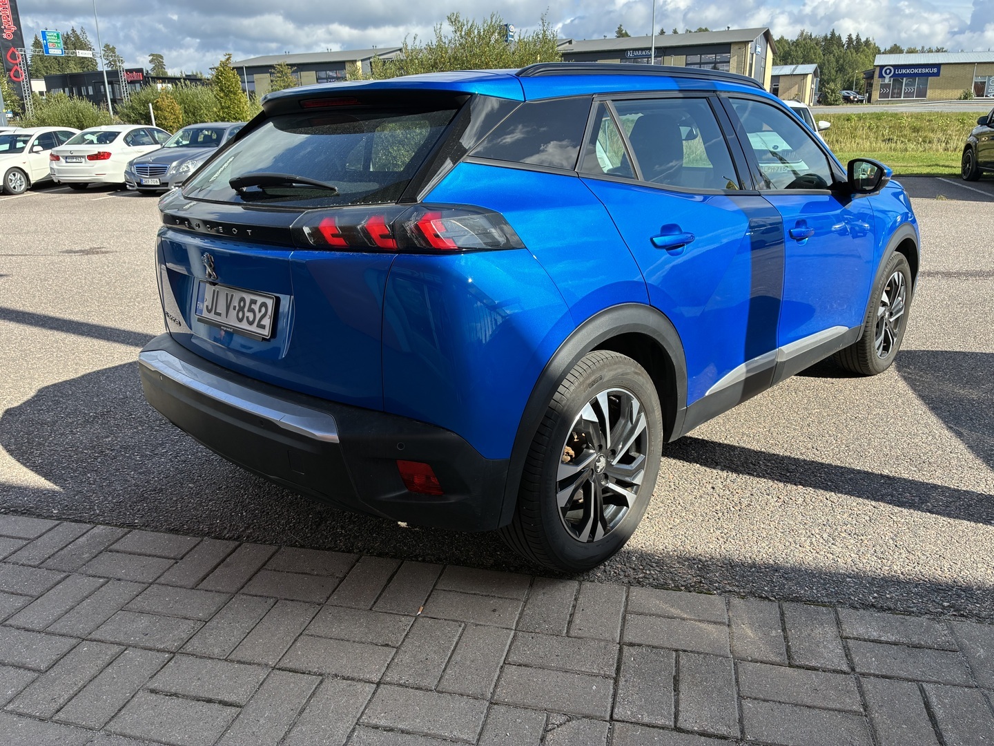 PEUGEOT e-2008 2021