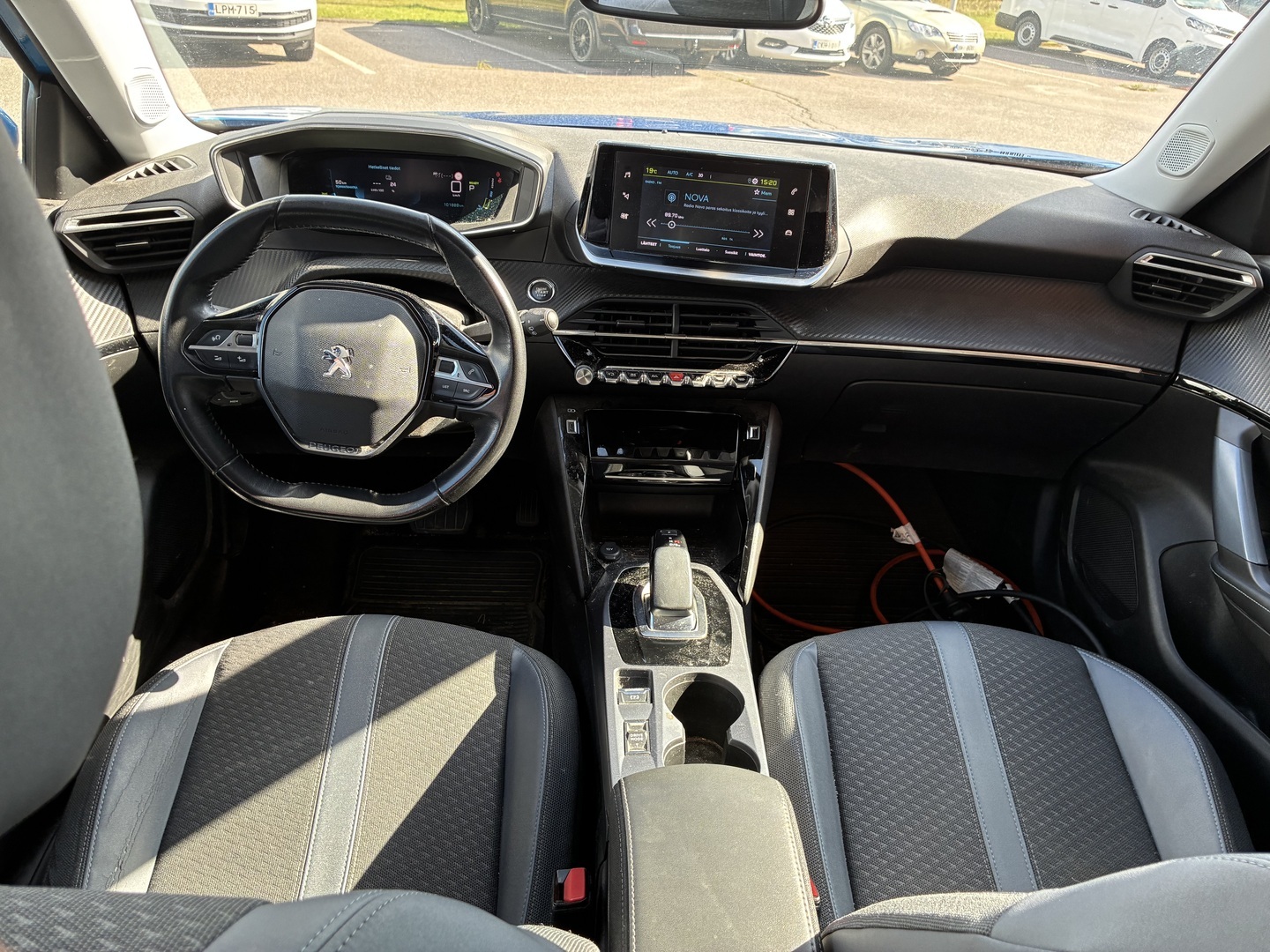 PEUGEOT e-2008 2021