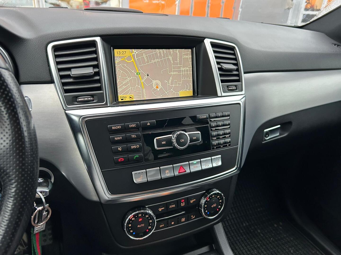 MERCEDES-BENZ ML 2011