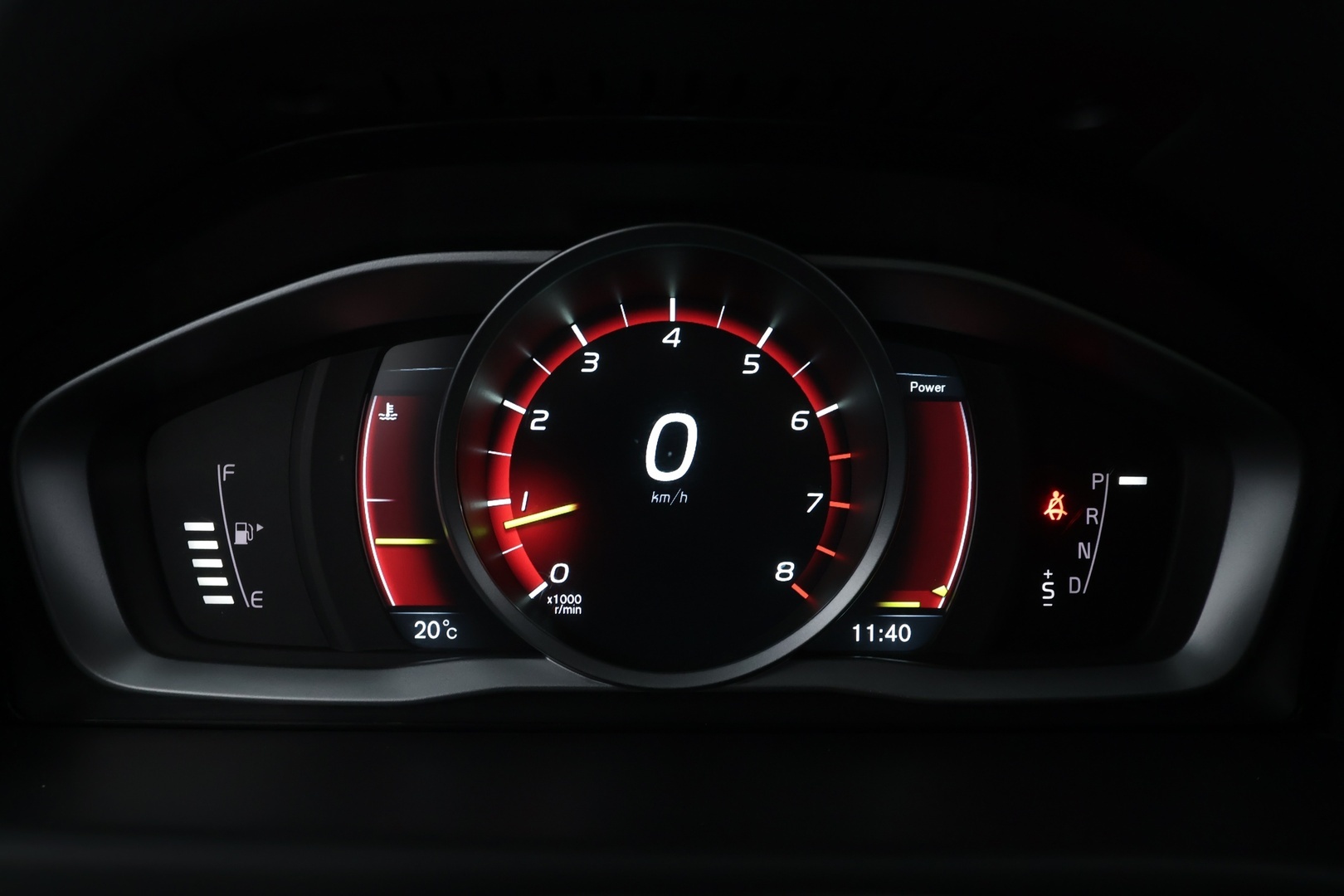 VOLVO V70 2015