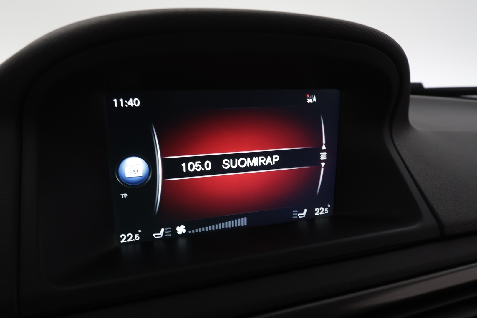 VOLVO V70 2015