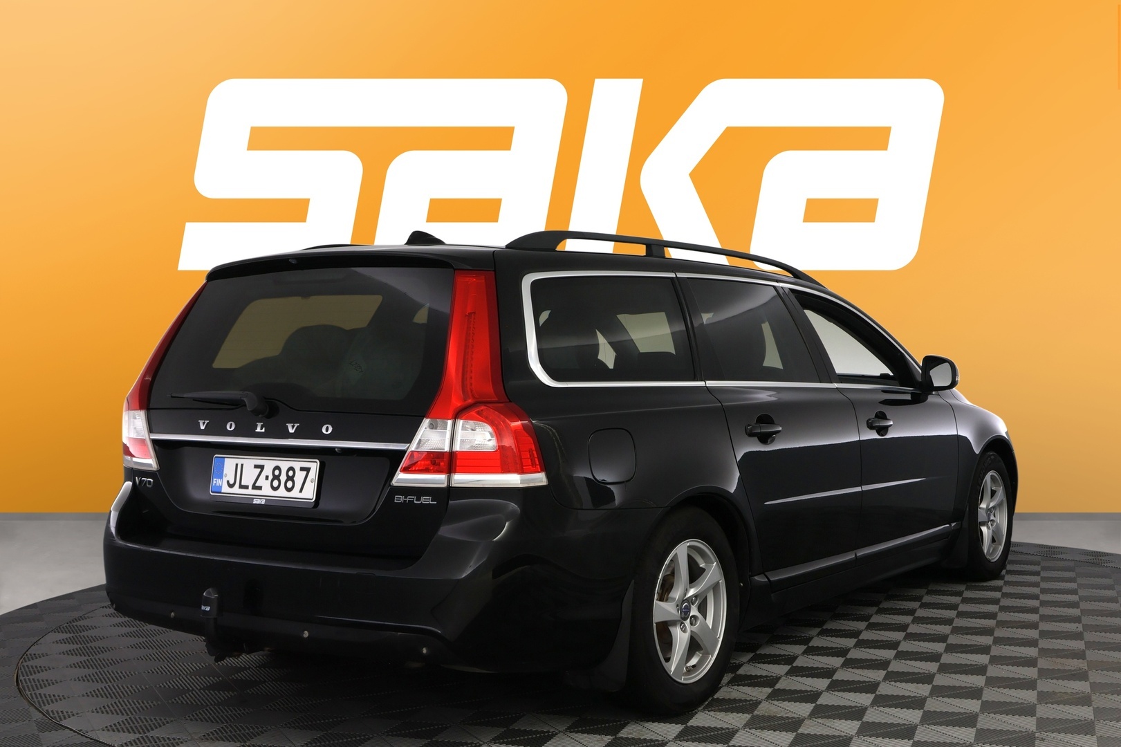 VOLVO V70 2015