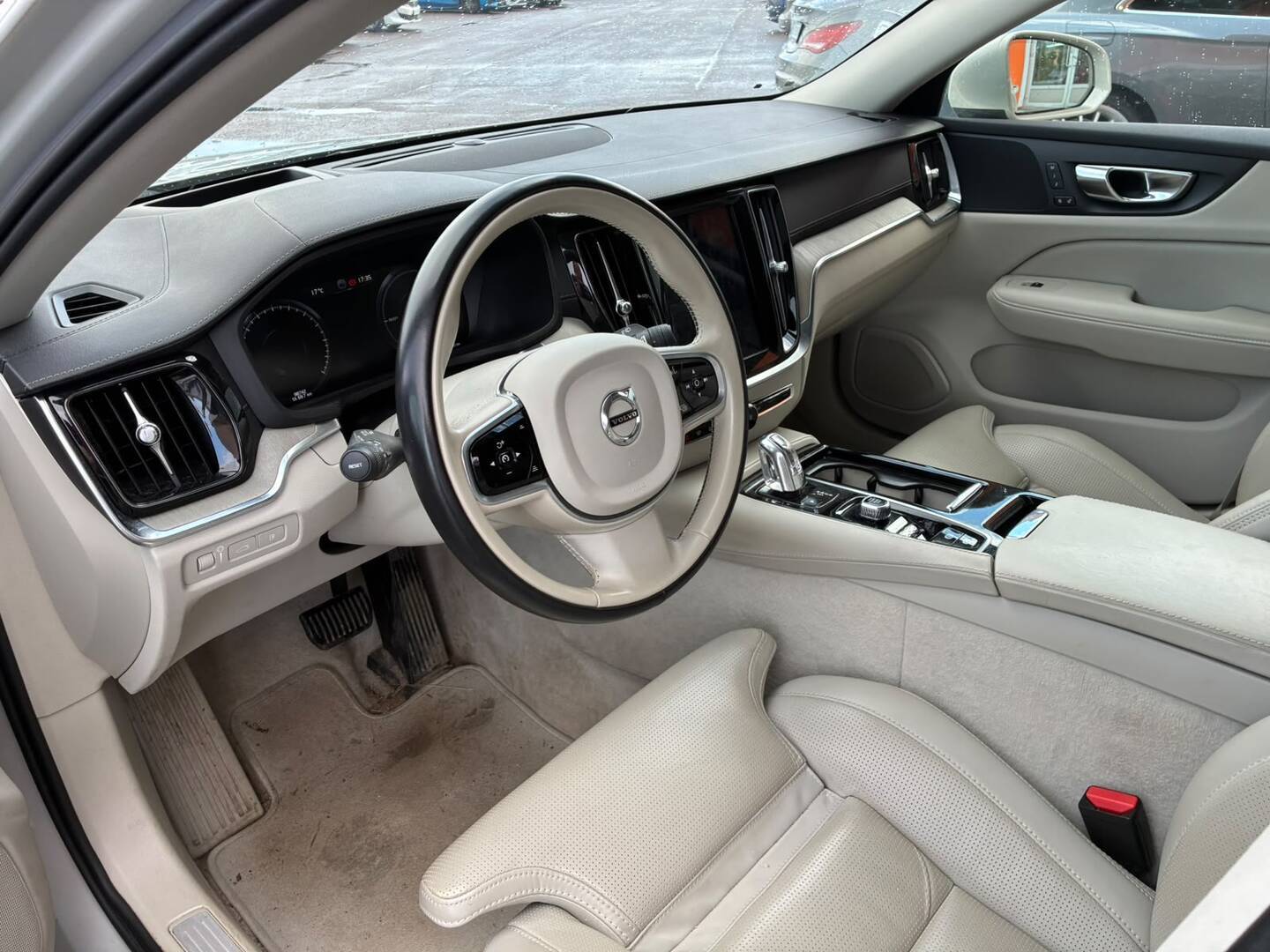 VOLVO V60 2019