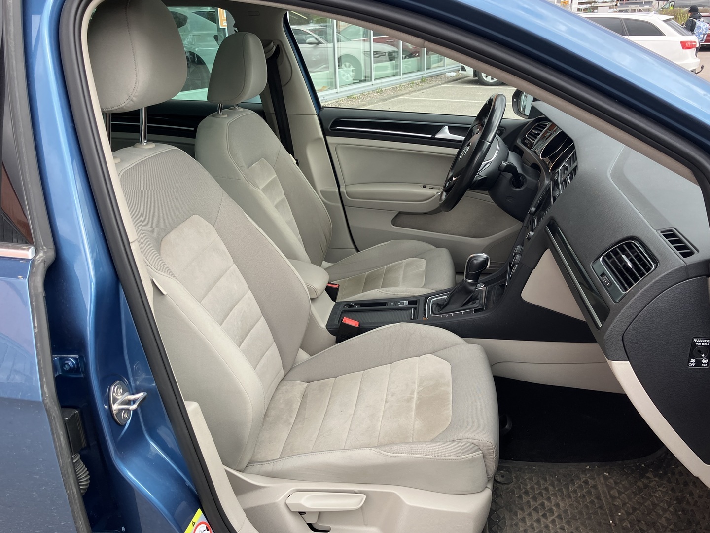 VOLKSWAGEN Golf 2014