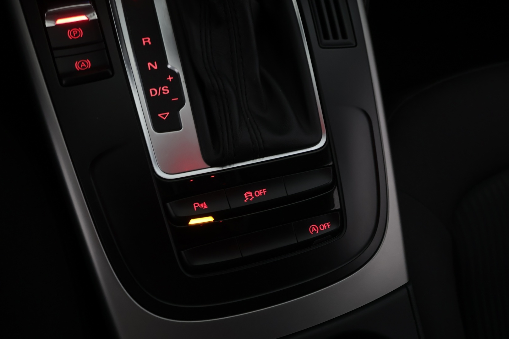 AUDI A4 2014