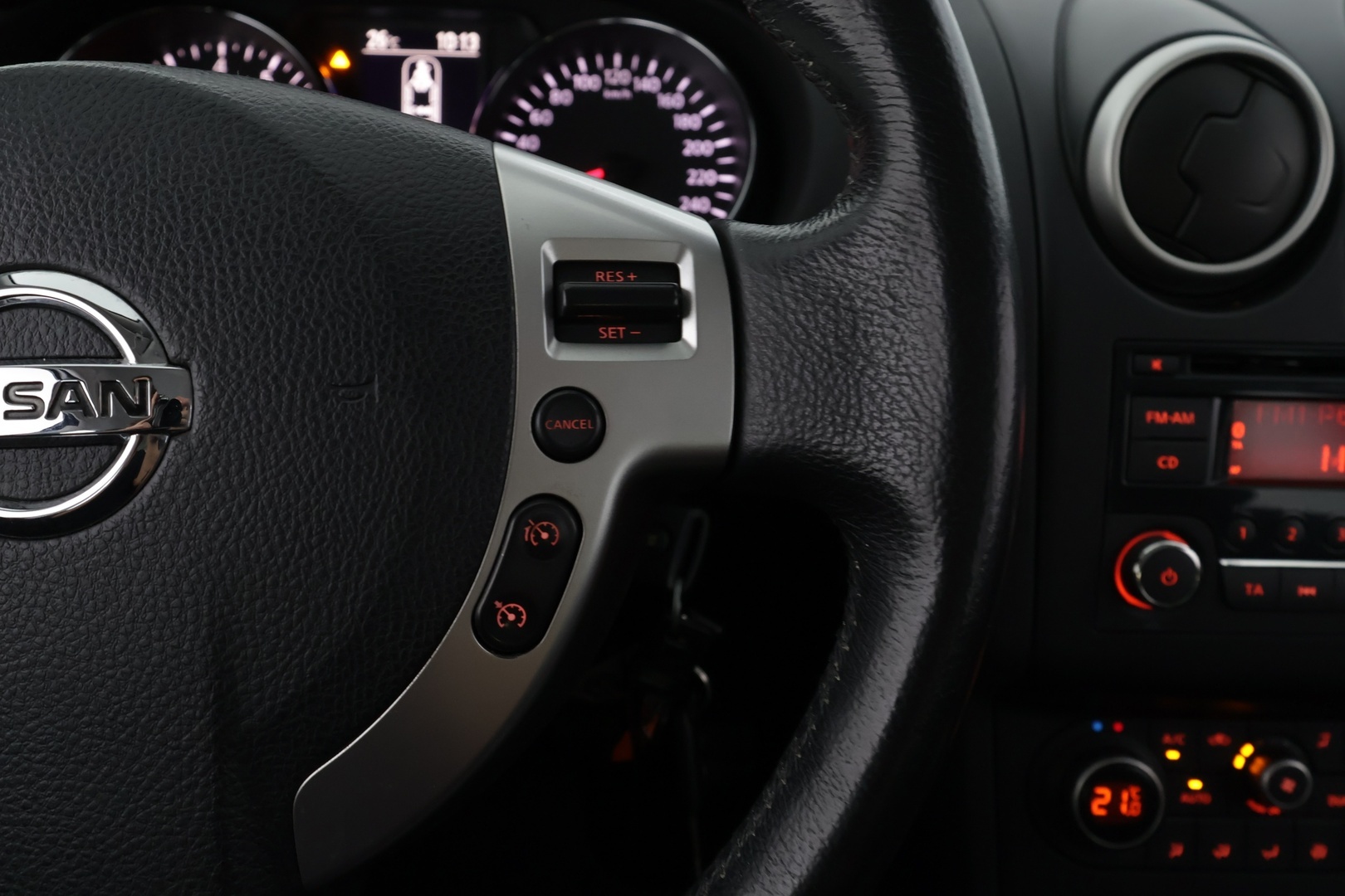 NISSAN Qashqai 2011
