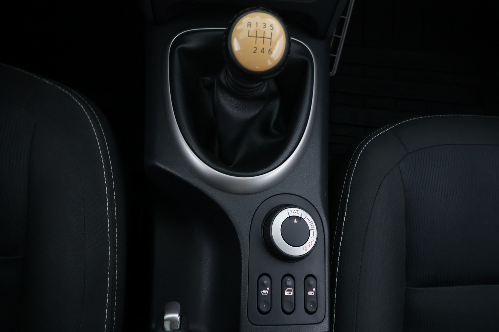 NISSAN Qashqai 2011