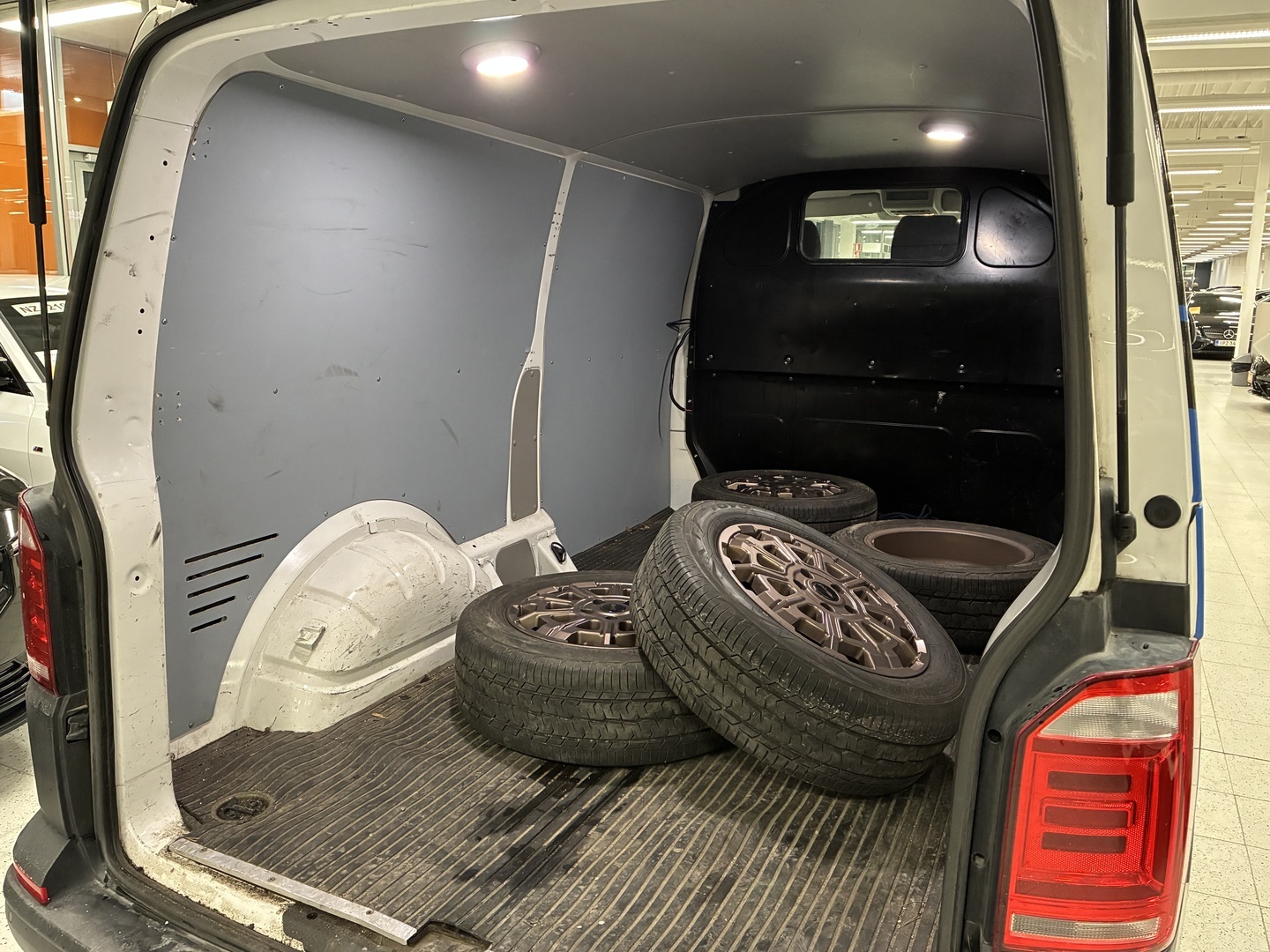 VOLKSWAGEN Transporter 2016