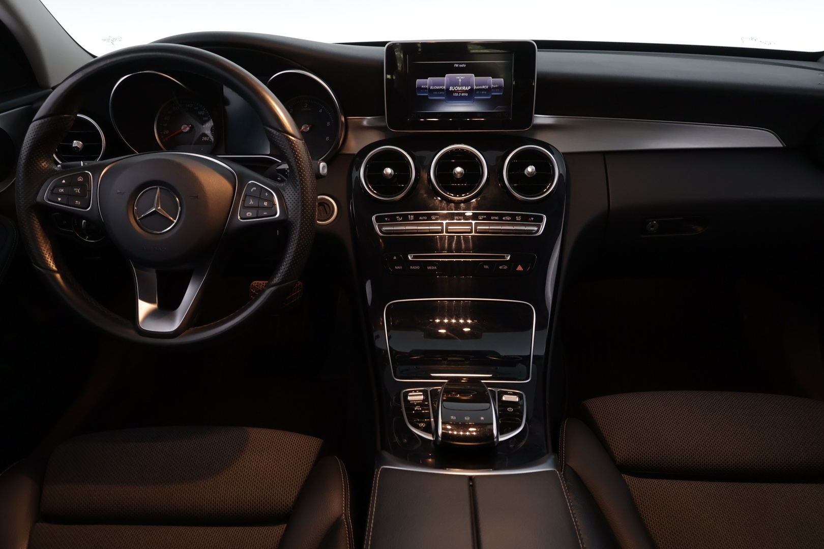 MERCEDES-BENZ C 2016