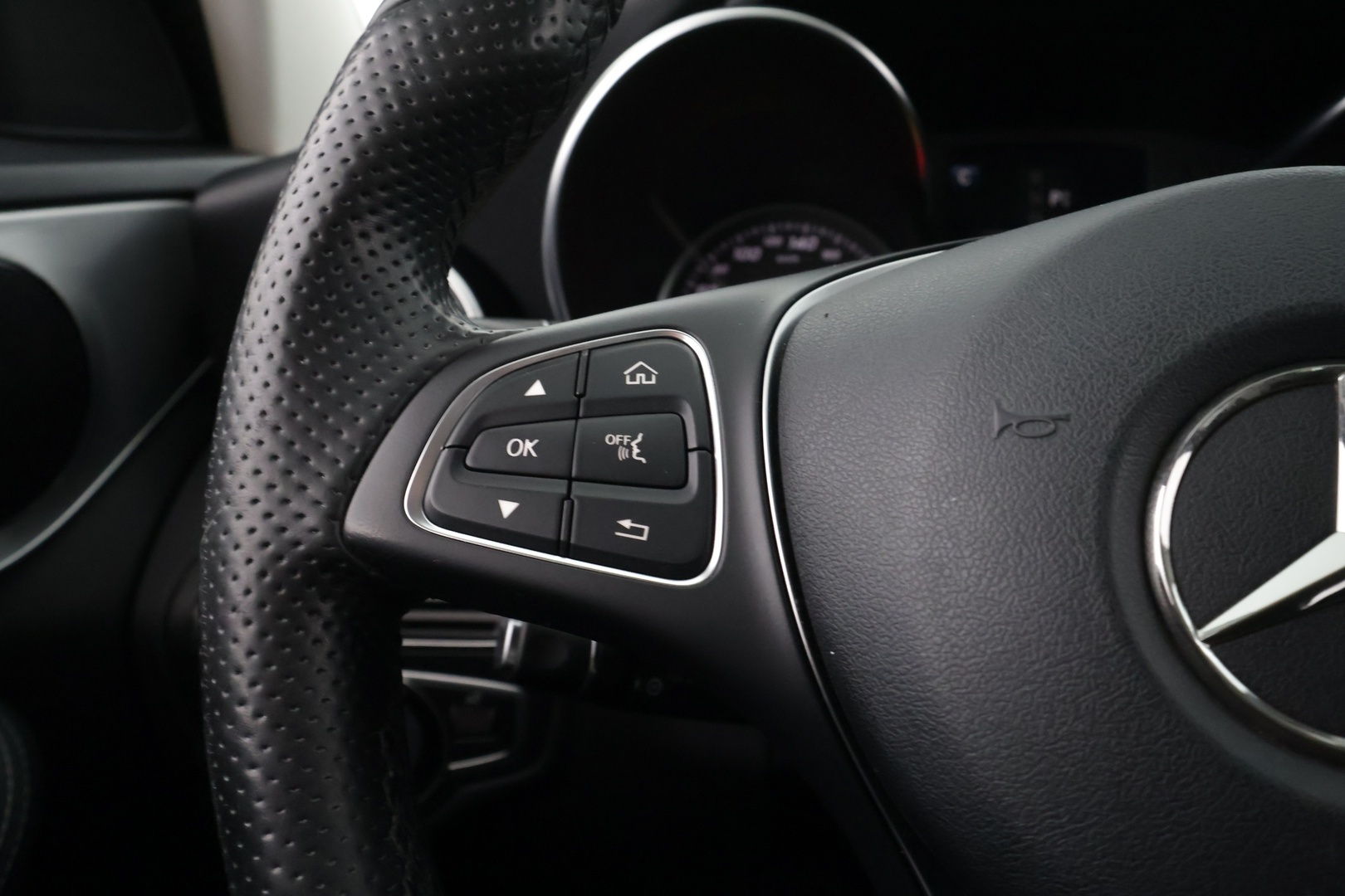 MERCEDES-BENZ C 2016
