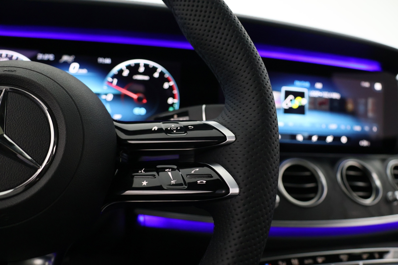 MERCEDES-BENZ E 2021