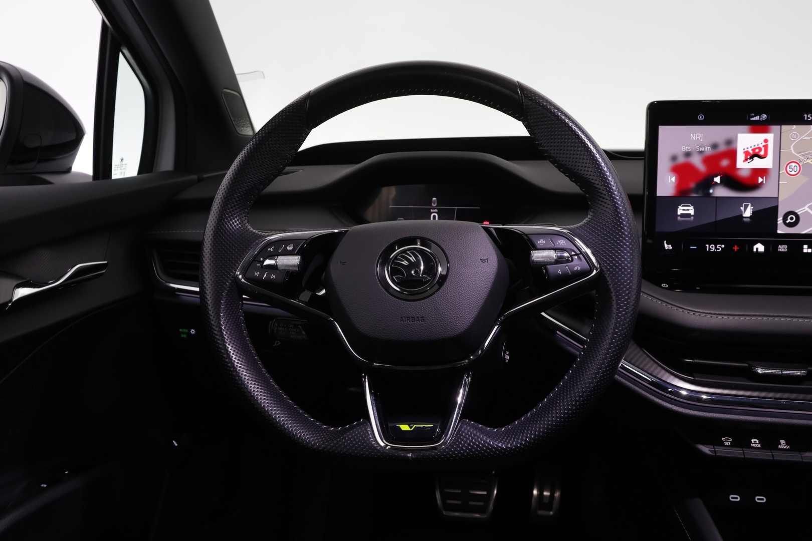 SKODA Enyaq 2023