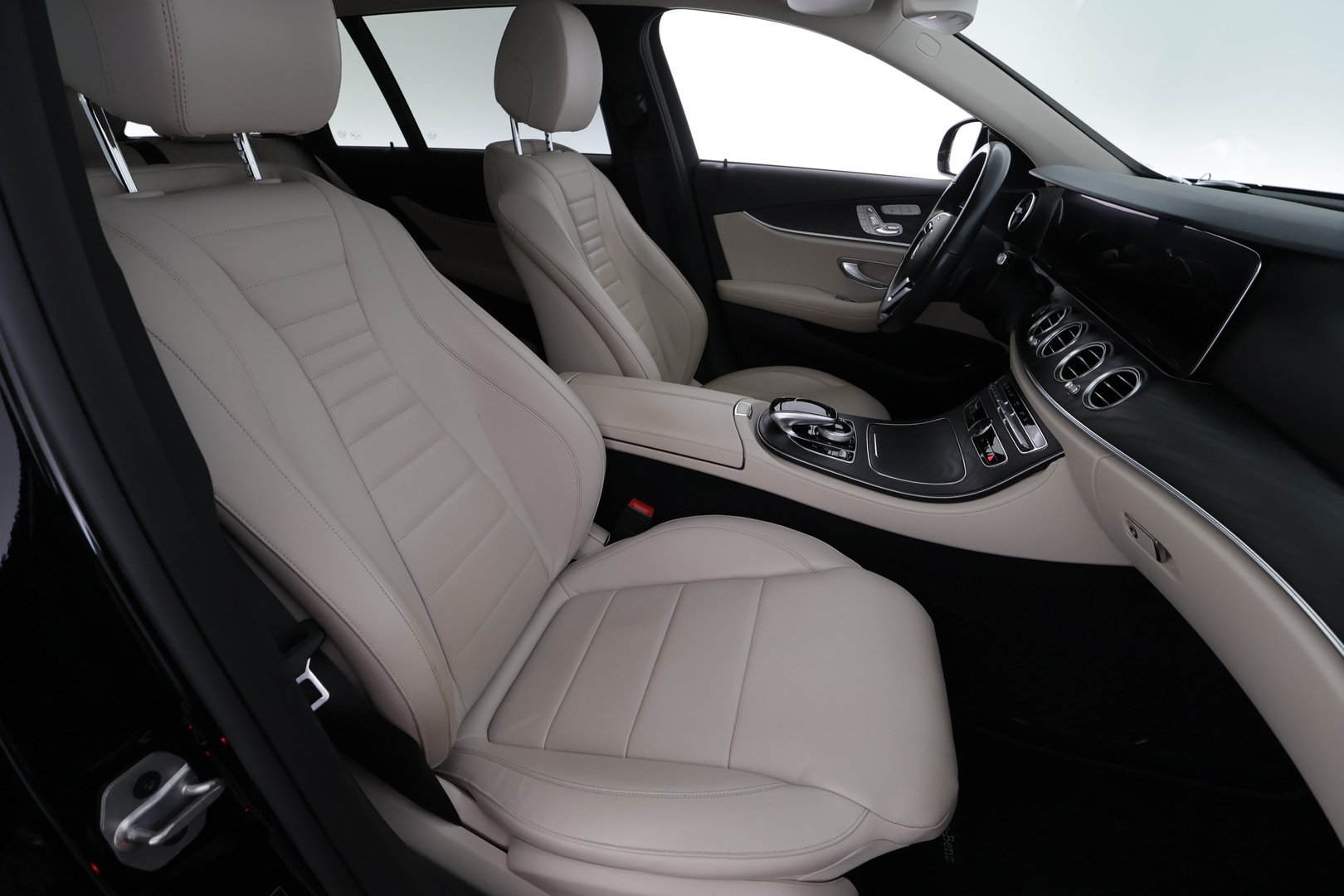 MERCEDES-BENZ E 2019
