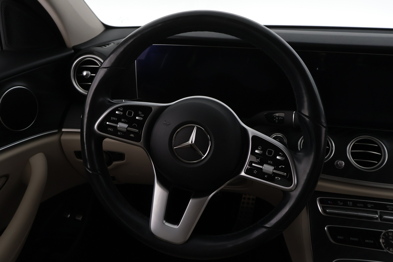 MERCEDES-BENZ E 2019