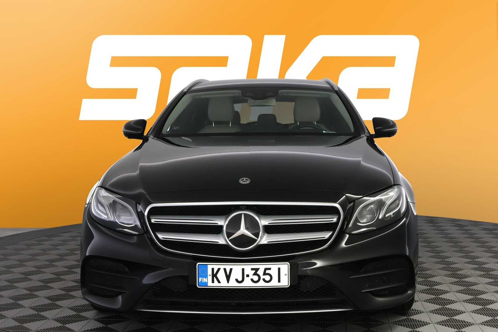 MERCEDES-BENZ E 2019