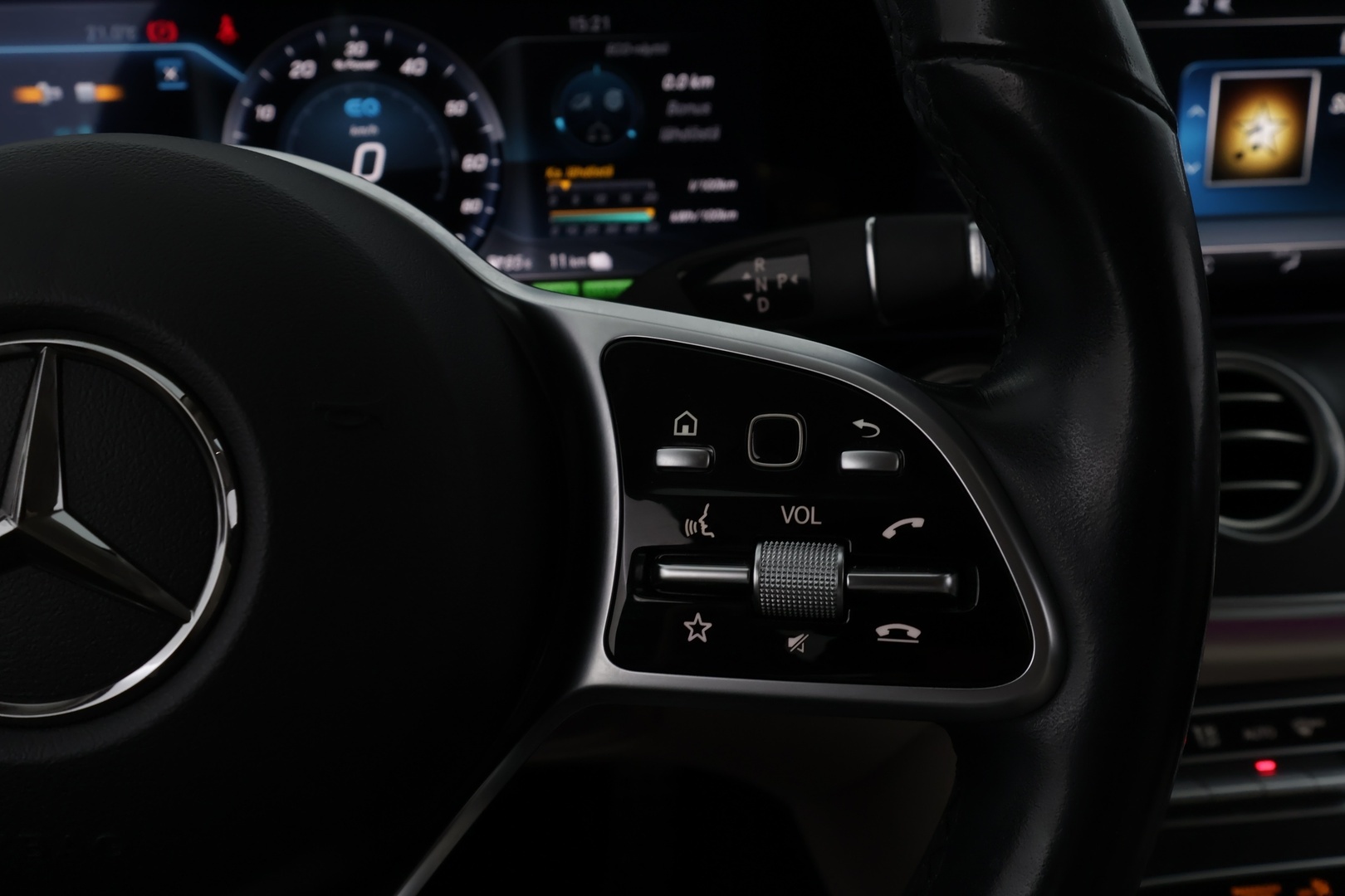 MERCEDES-BENZ E 2019