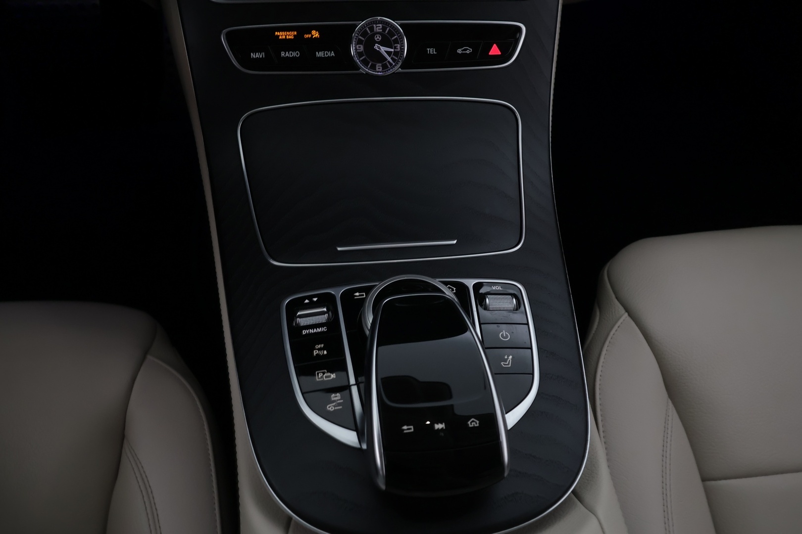 MERCEDES-BENZ E 2019