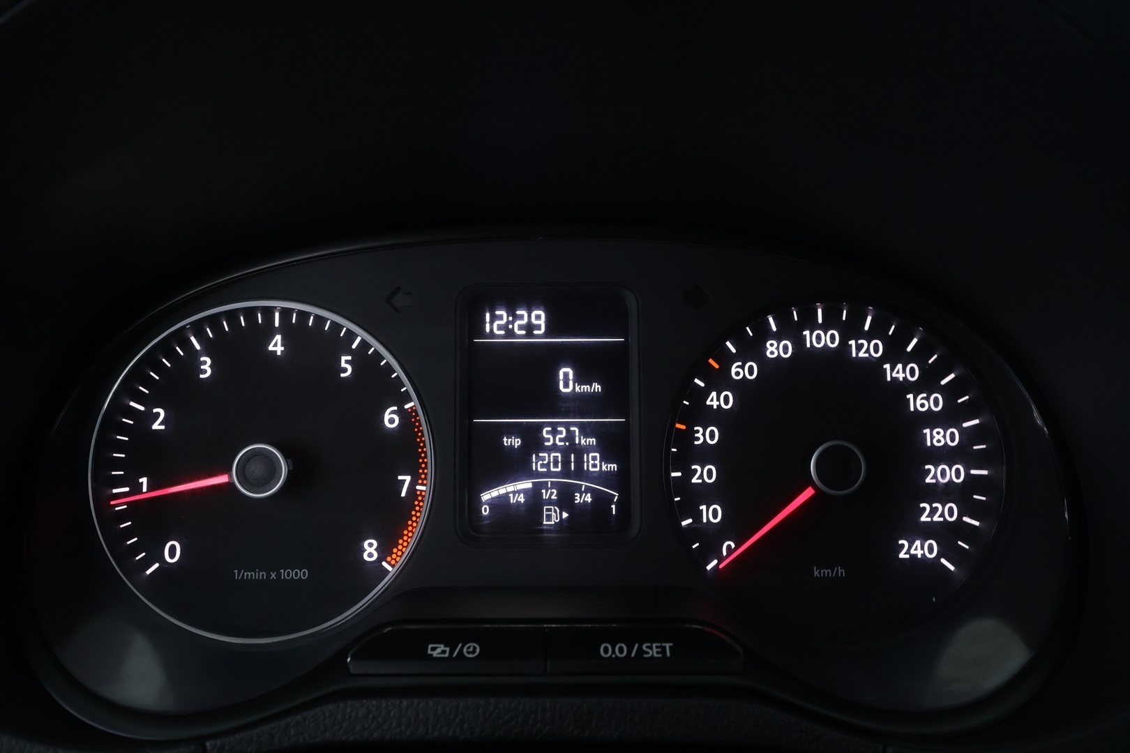VOLKSWAGEN Polo 2014