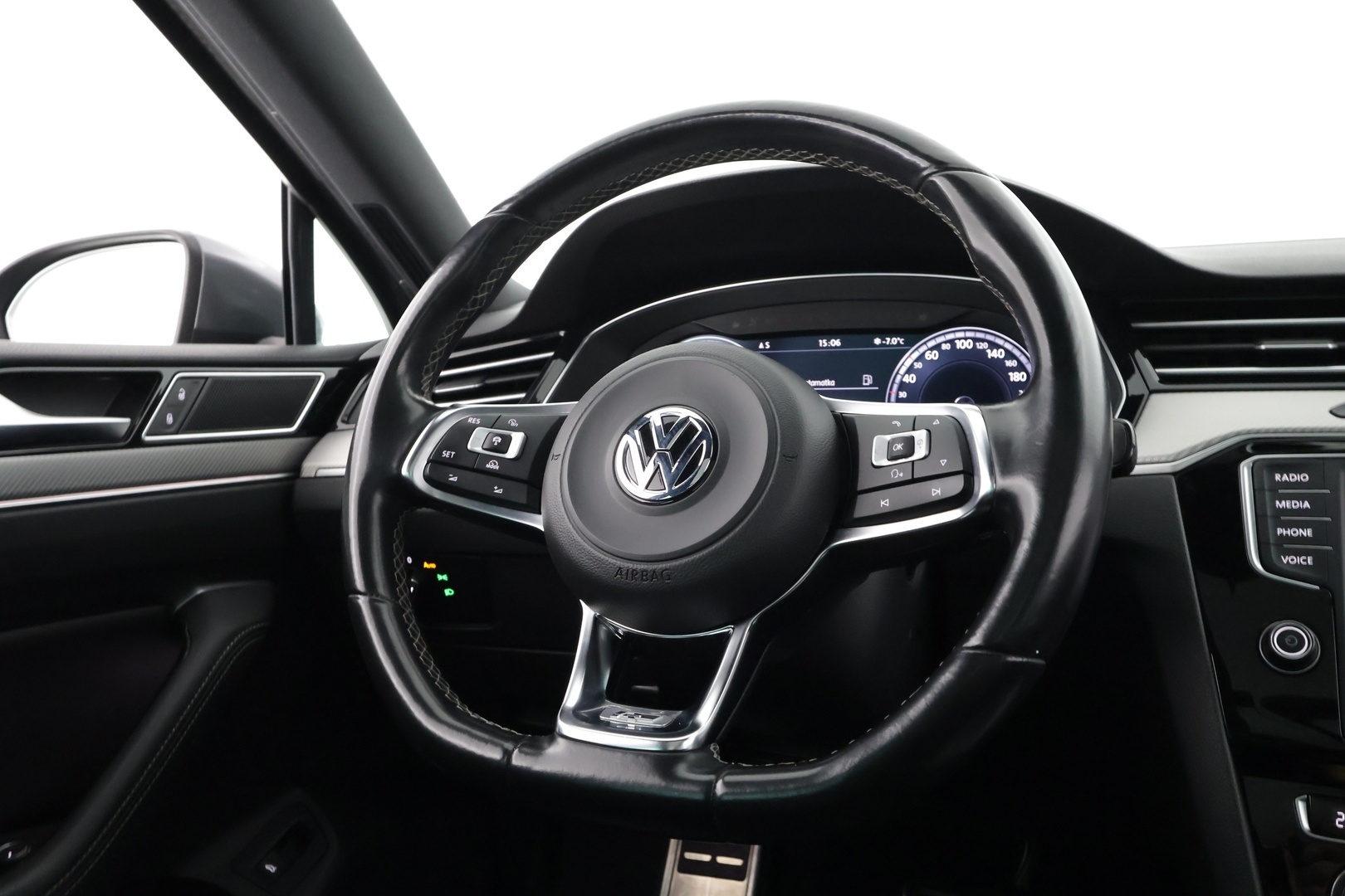 VOLKSWAGEN Passat 2016
