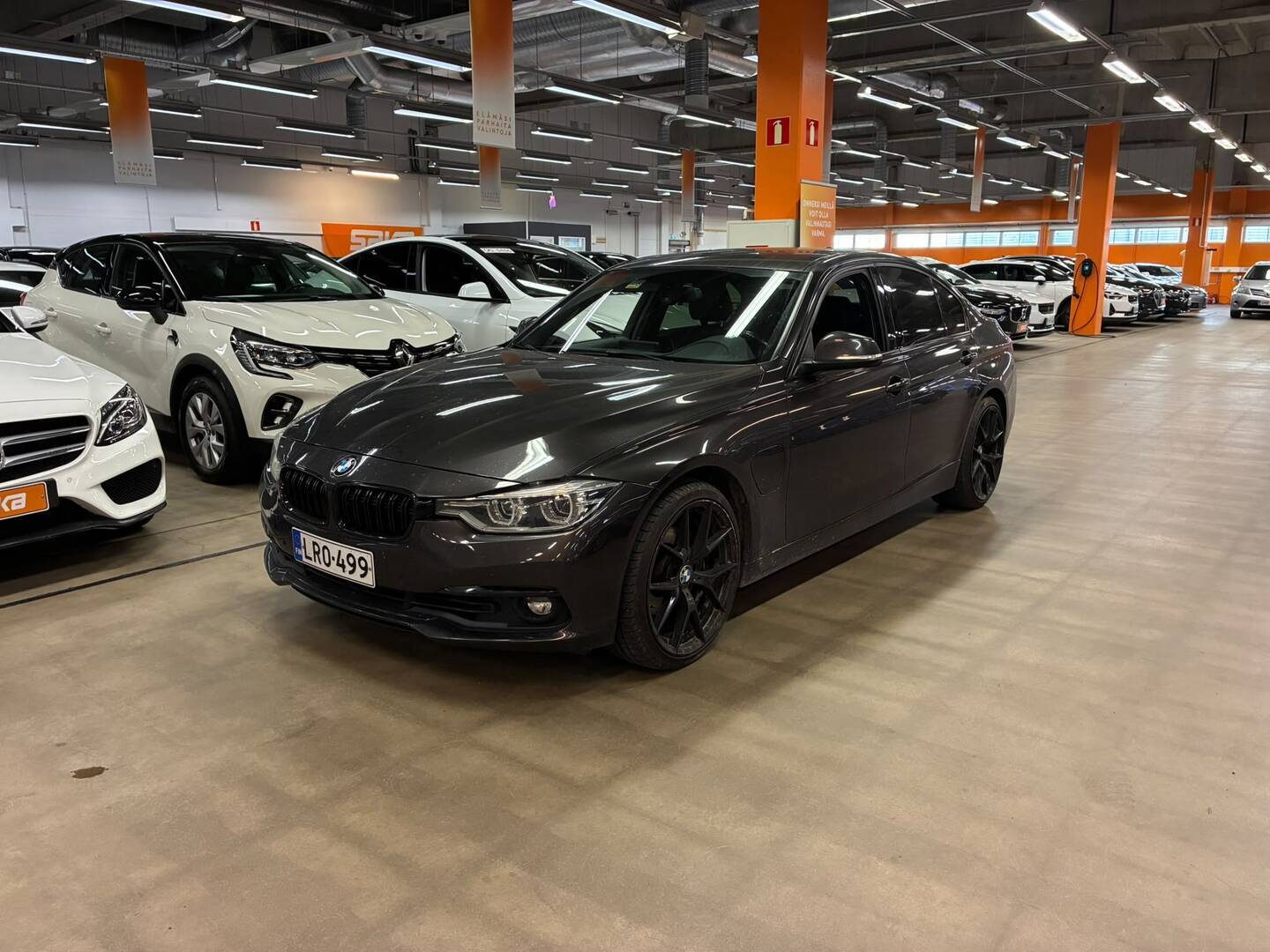 BMW 330 2017