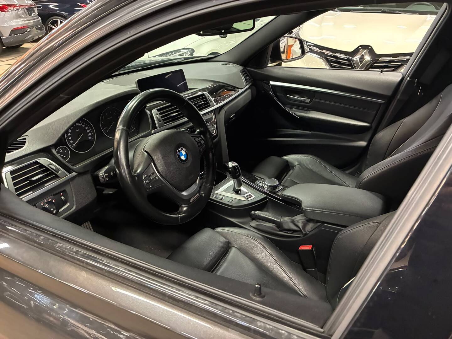 BMW 330 2017