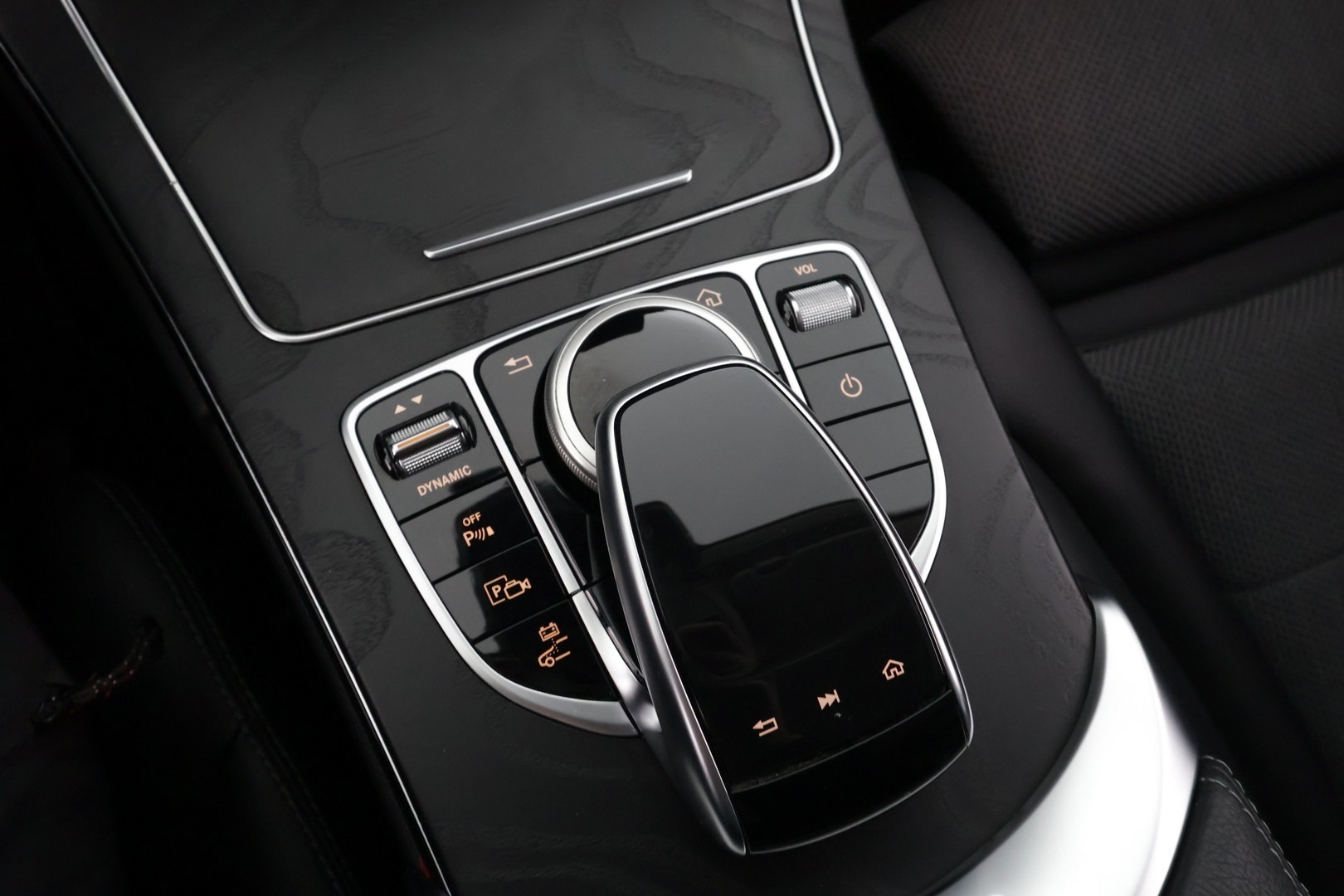 MERCEDES-BENZ C 2021