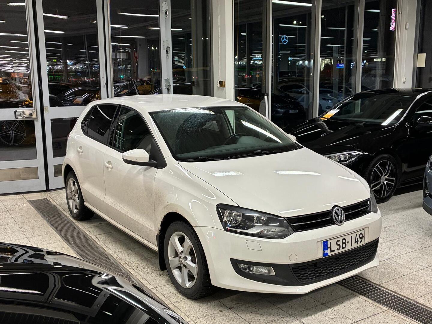 VOLKSWAGEN Polo 2013