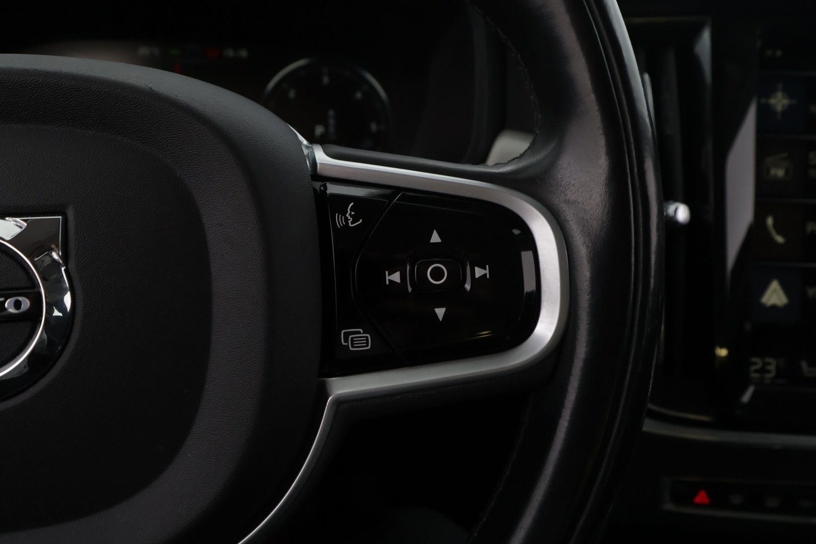 VOLVO V90 Cross Country 2021