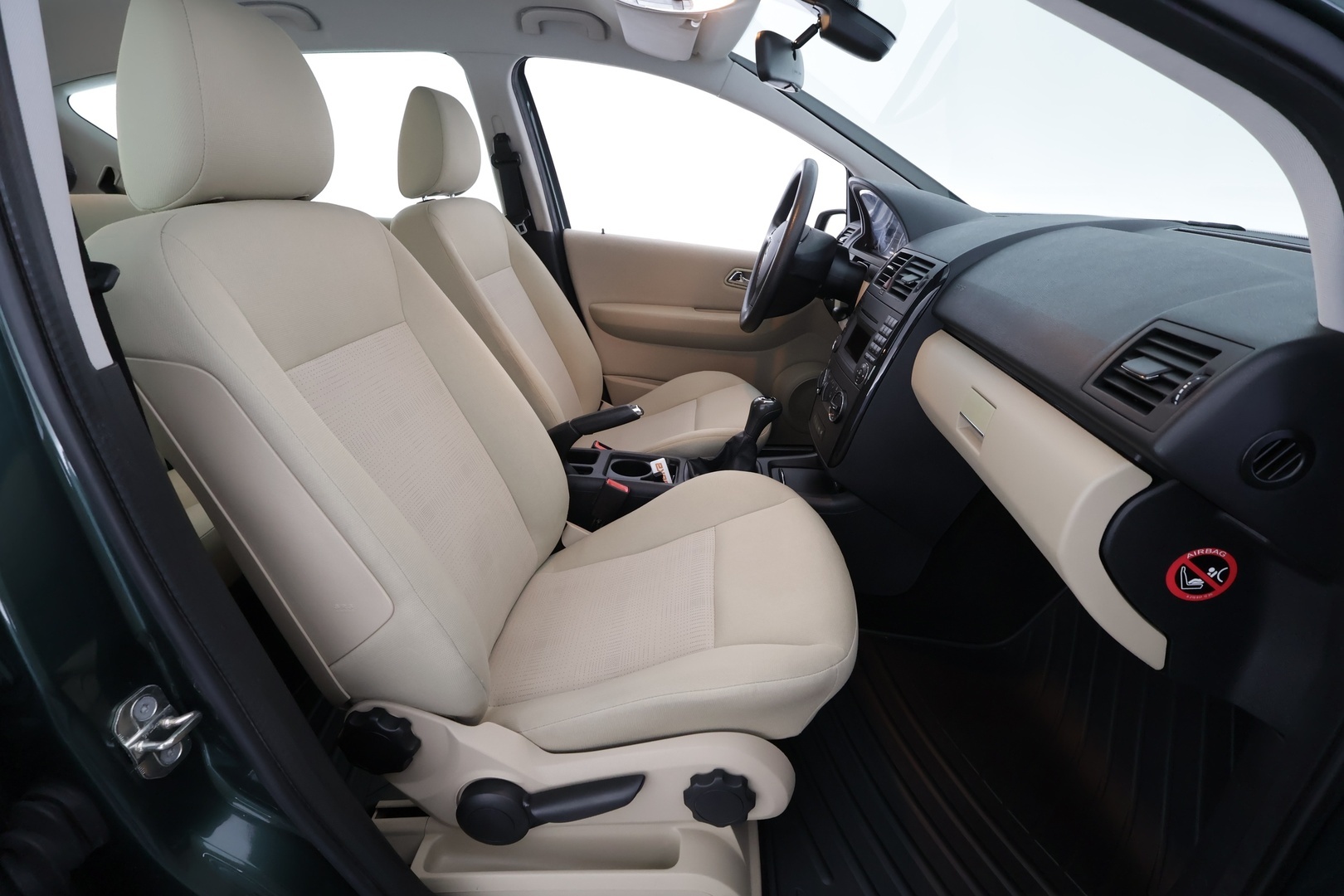MERCEDES-BENZ A 2010