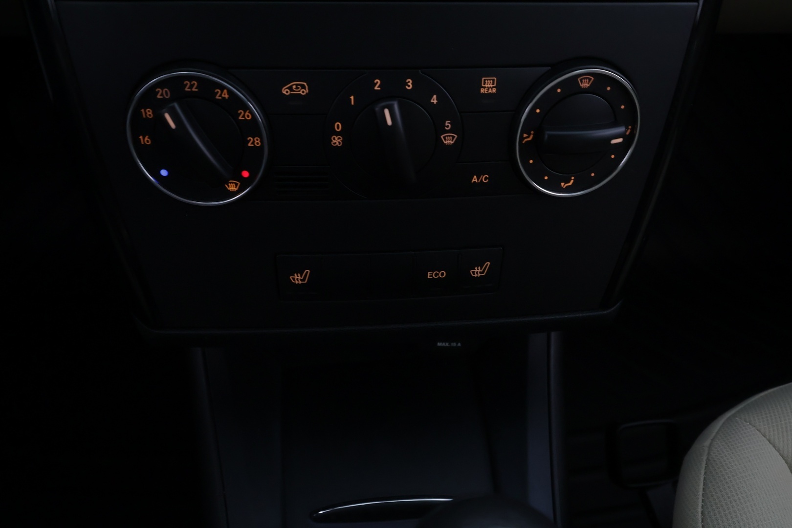 MERCEDES-BENZ A 2010