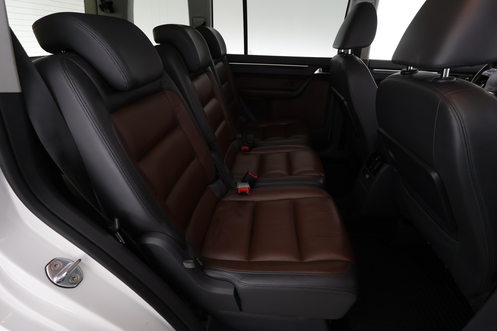 VOLKSWAGEN Touran 2011