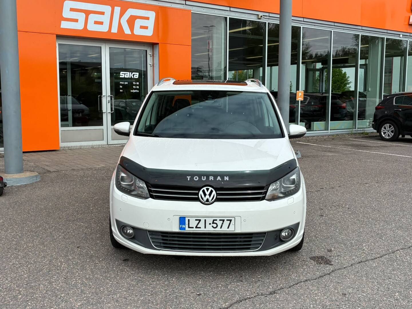 VOLKSWAGEN Touran 2011