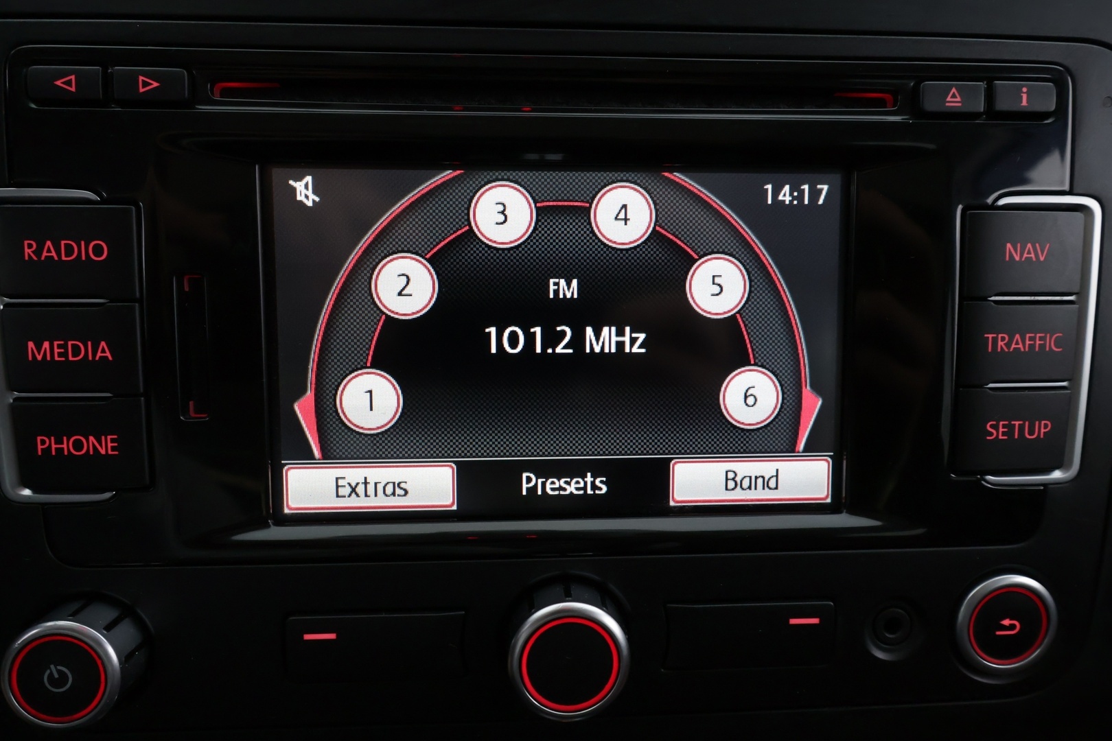VOLKSWAGEN Touran 2011