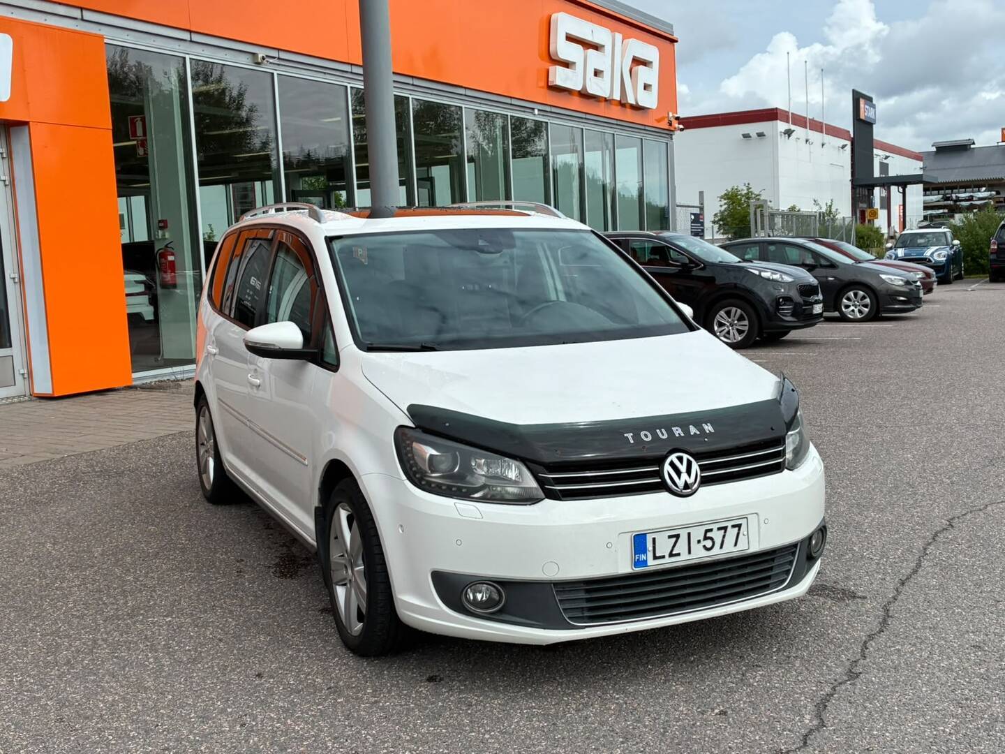 VOLKSWAGEN Touran 2011
