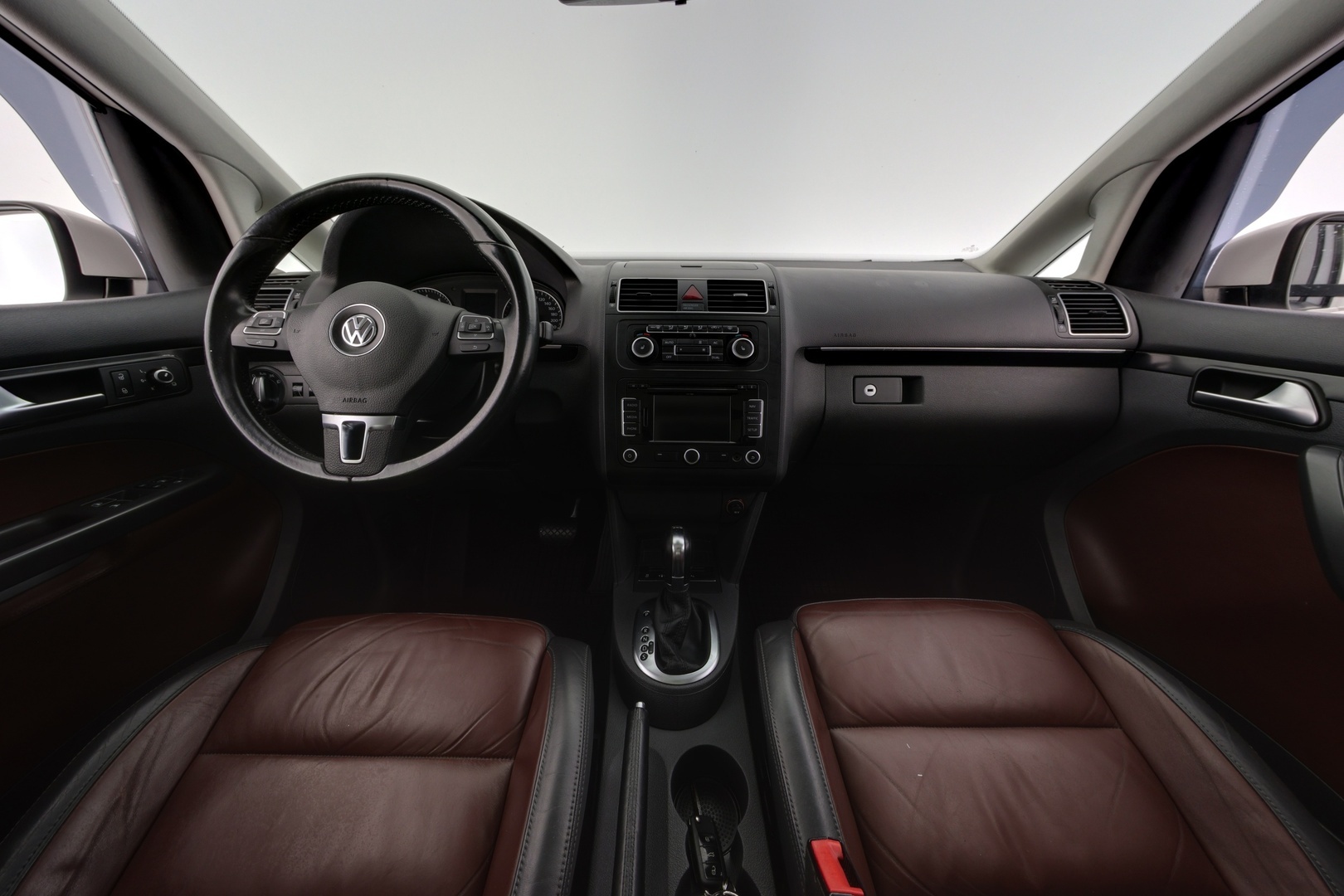 VOLKSWAGEN Touran 2011
